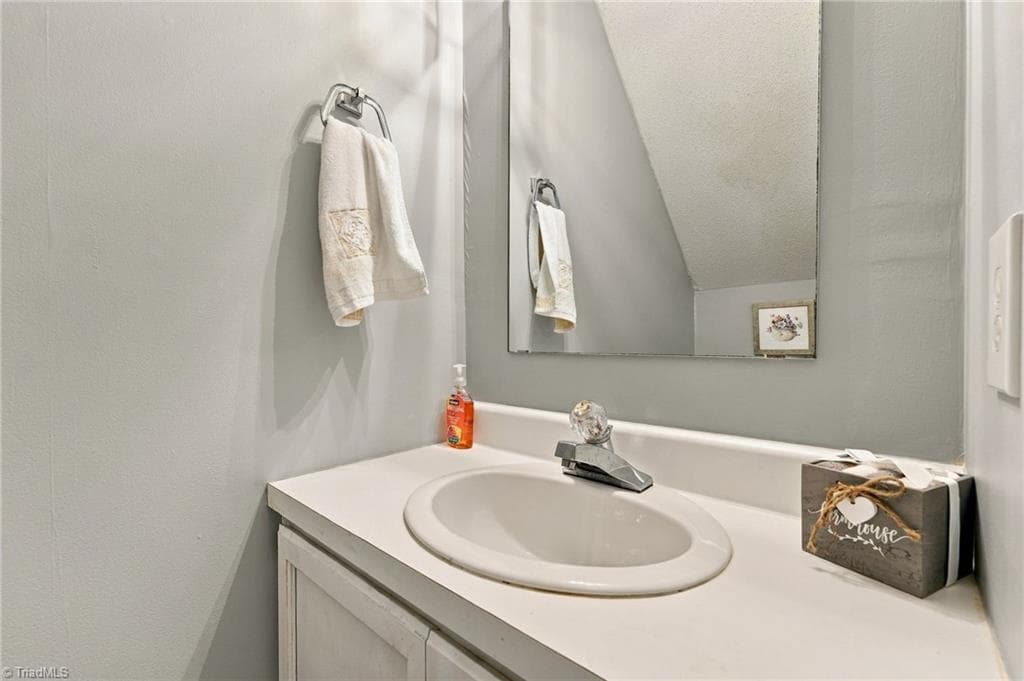Stick/Site Built at 1175 Glendale Drive, Greensboro NC 27406, Greensboro, photo 8 of 19