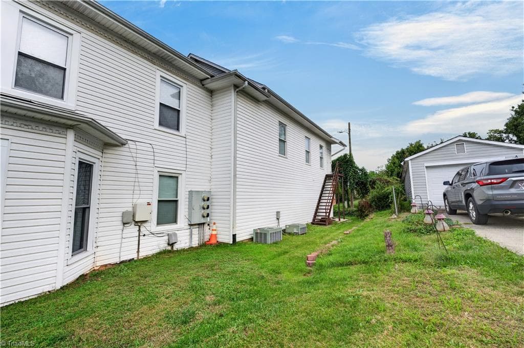 Office at 205 Rawley Avenue, Mount Airy NC 27030, Mount Airy, photo 40 of 50
