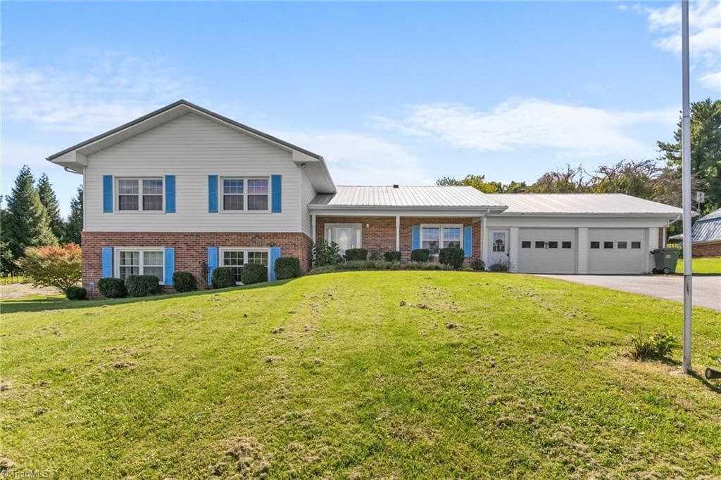 21 Front Street, Sparta NC 28675