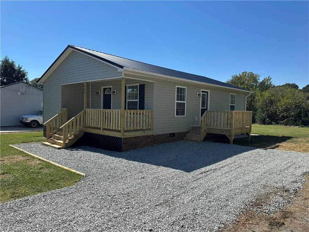 Stick/Site Built at 211 Foy Avenue, Lexington NC 27292, Lexington, photo 3 of 20