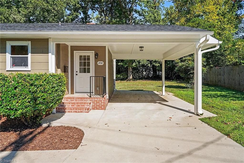Stick/Site Built at 3708 Parkwood Drive, Greensboro NC 27403, Greensboro, photo 2 of 27