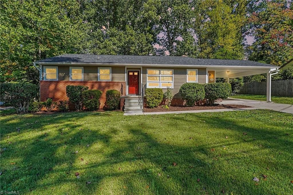 Stick/Site Built at 3708 Parkwood Drive, Greensboro NC 27403, Greensboro, photo 24 of 27