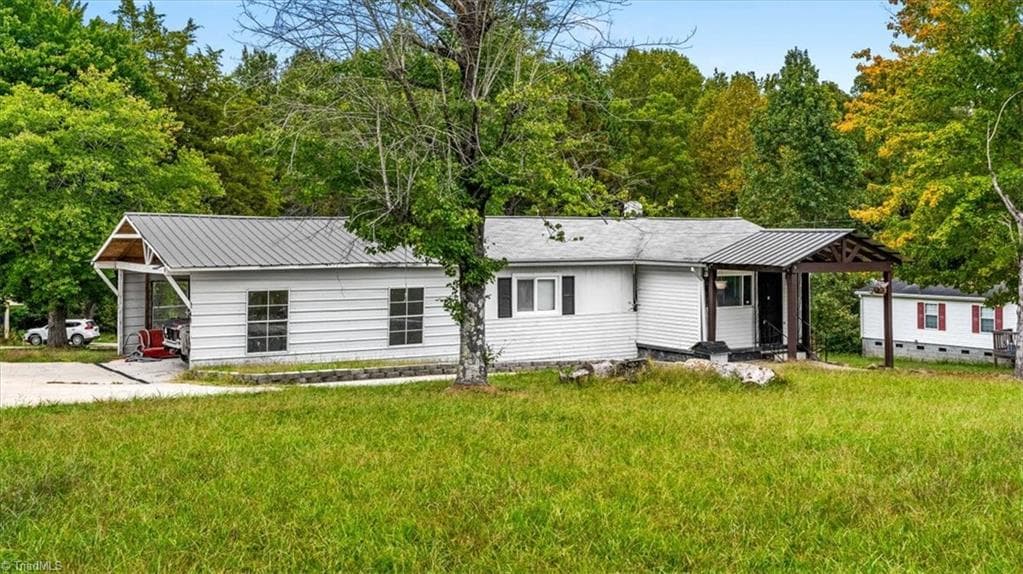 353 Sunshine Heights Road, Ramseur NC 27316