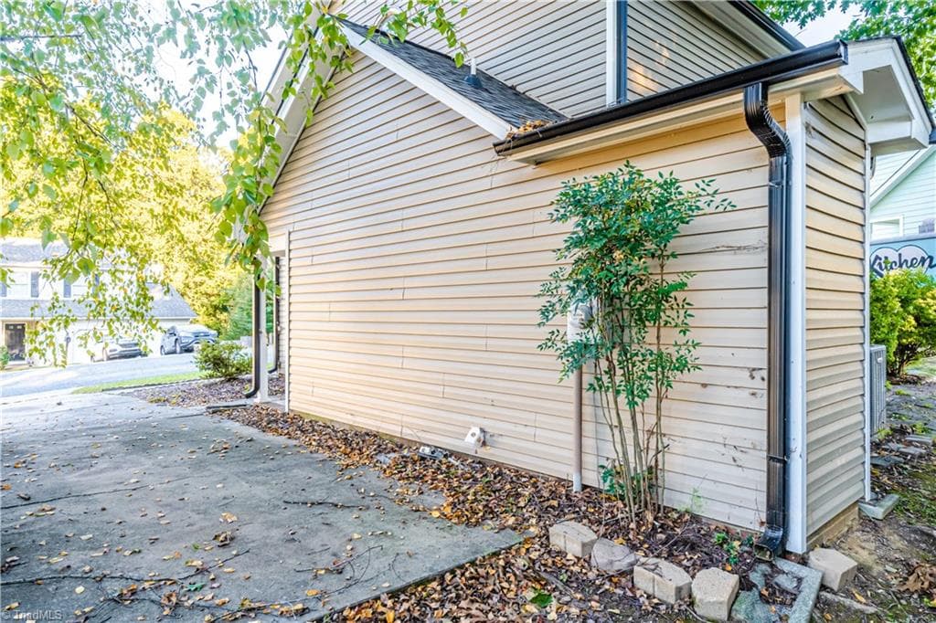 Stick/Site Built at 3 Ivyglen Court, Greensboro NC 27406, Greensboro, photo 5 of 36