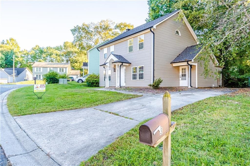 Stick/Site Built at 3 Ivyglen Court, Greensboro NC 27406, Greensboro, photo 4 of 36