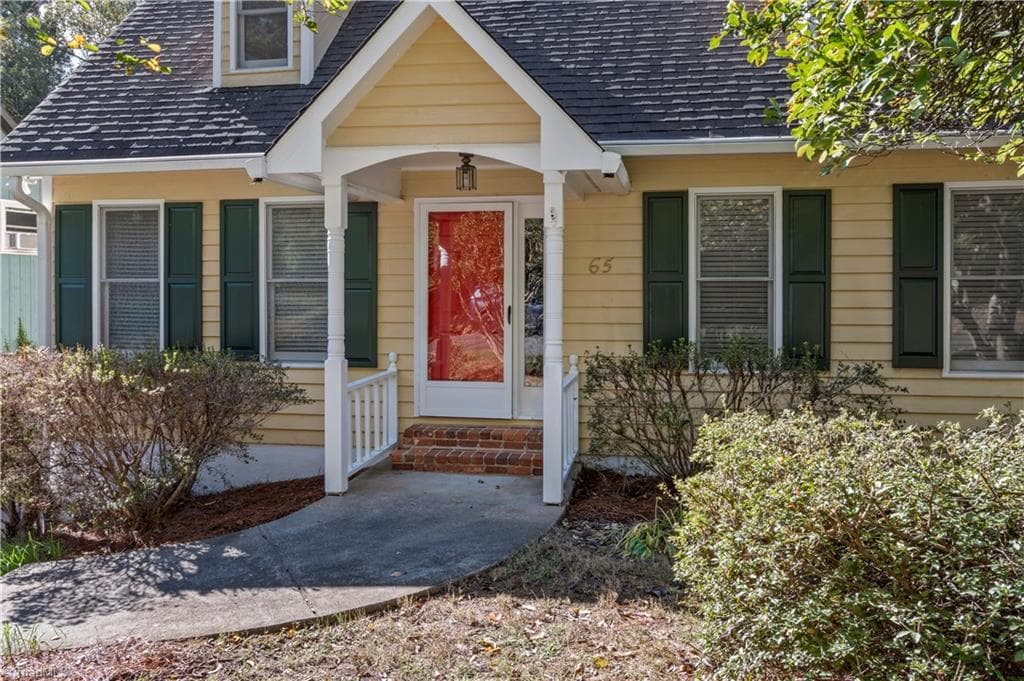Stick/Site Built at 65 Carrisbrooke Lane, Winston-Salem NC 27104, Winston-Salem, photo 2 of 30
