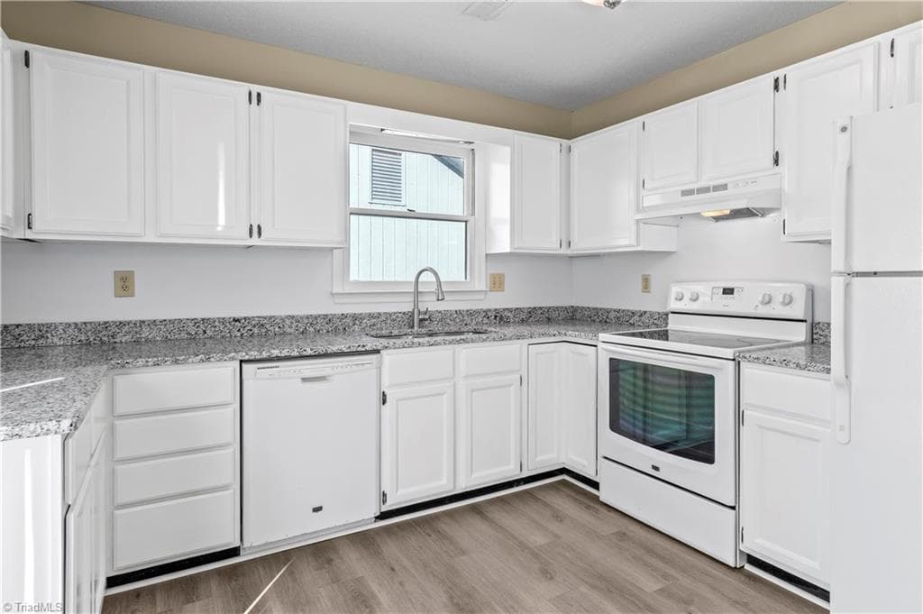 Stick/Site Built at 65 Carrisbrooke Lane, Winston-Salem NC 27104, Winston-Salem, photo 7 of 30