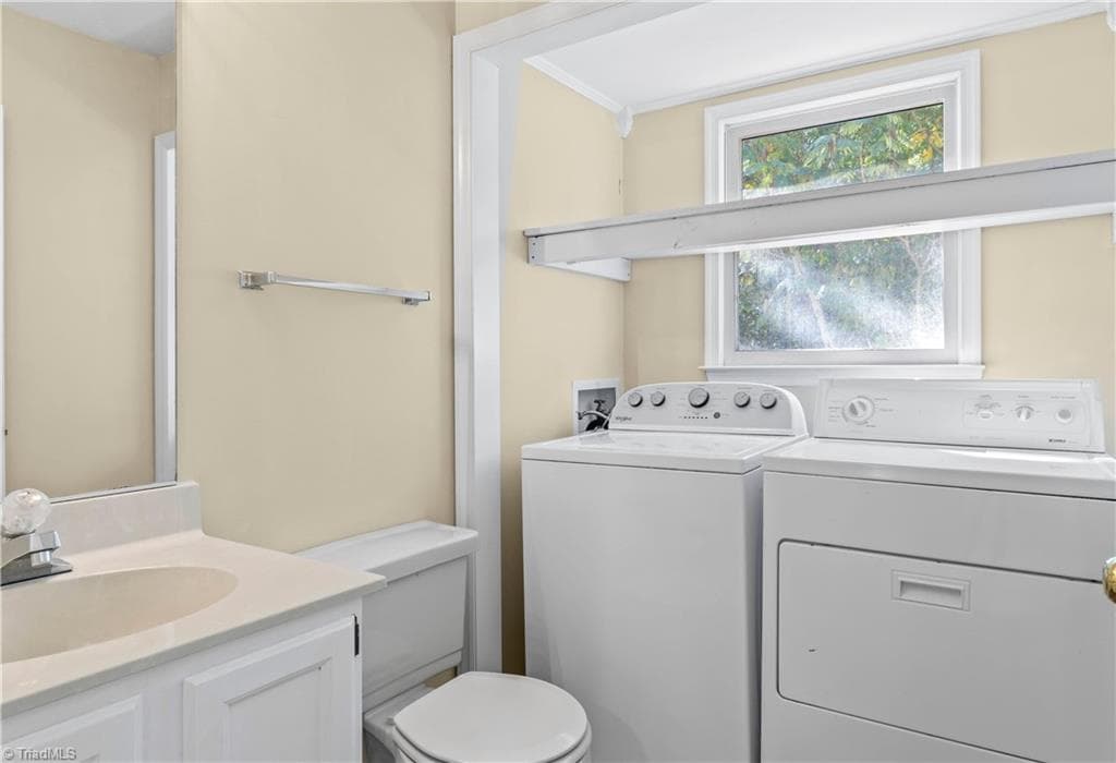 Stick/Site Built at 65 Carrisbrooke Lane, Winston-Salem NC 27104, Winston-Salem, photo 11 of 30