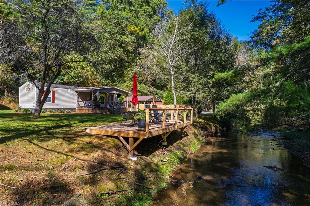 99 Lynn Lane, Glade Valley NC 28627