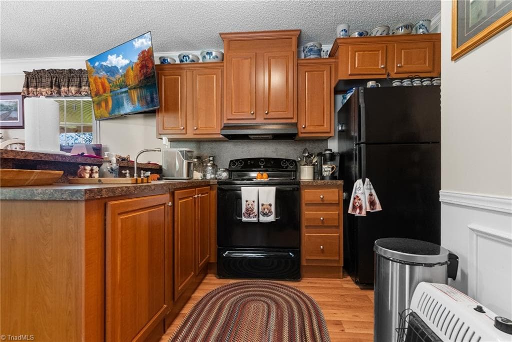 Manufactured Home at 99 Lynn Lane, Glade Valley NC 28627, Glade Valley, photo 10 of 45