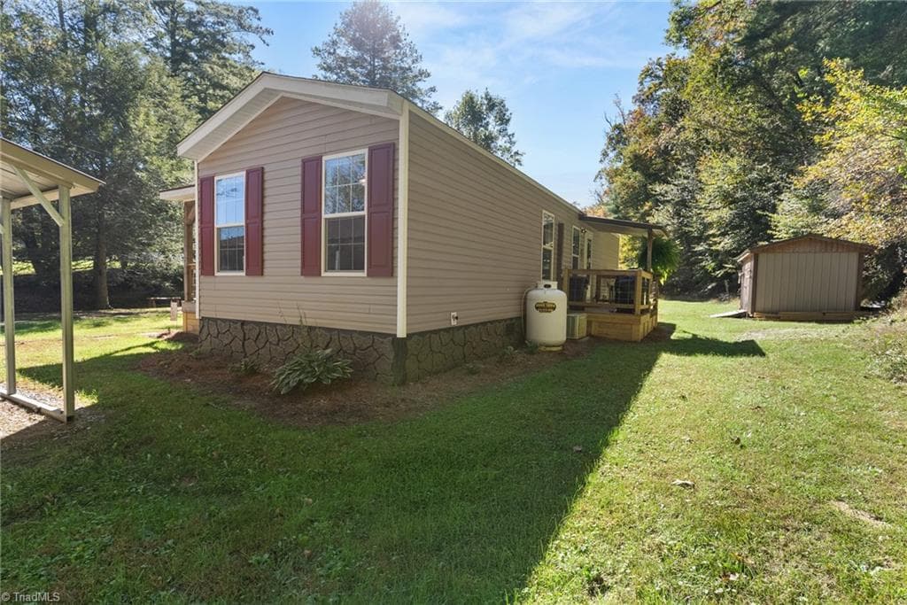 Manufactured Home at 99 Lynn Lane, Glade Valley NC 28627, Glade Valley, photo 29 of 45
