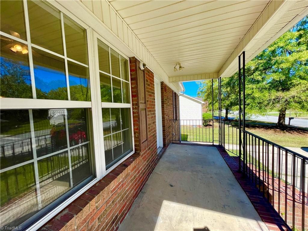 Stick/Site Built at 797 Carrieland Drive, Greensboro NC 27405, Greensboro, photo 5 of 35