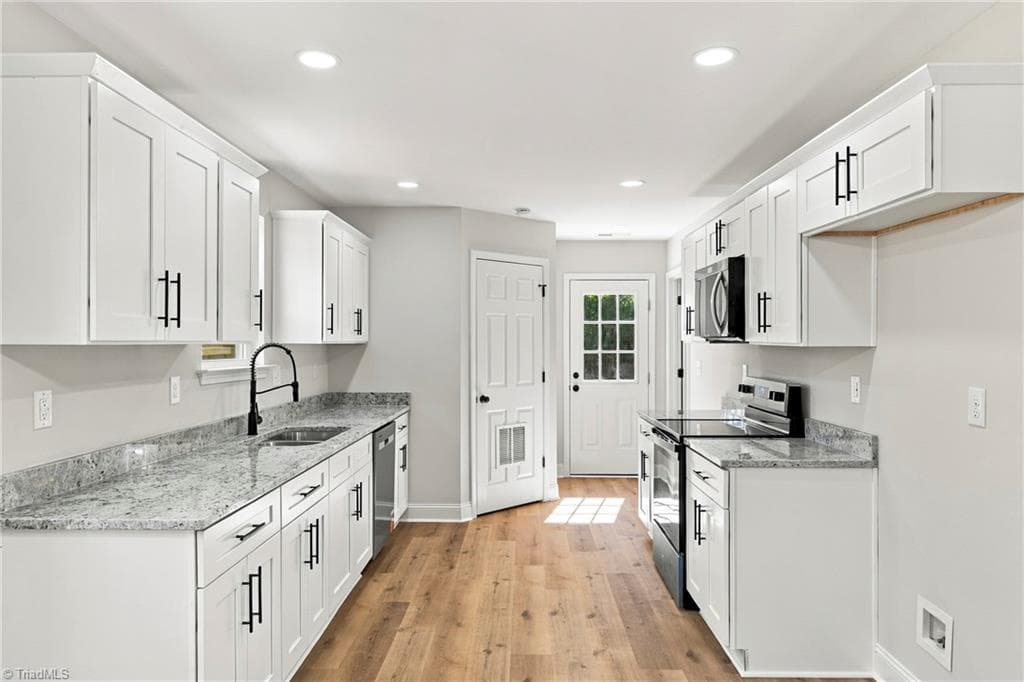 Stick/Site Built at 117 Briggs Place, High Point NC 27262, High Point, photo 14 of 29