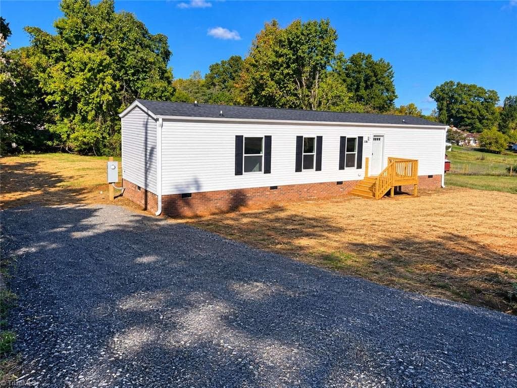 Manufactured Home at 150 Garden Road, Eden NC 27288, Eden, photo 2 of 12