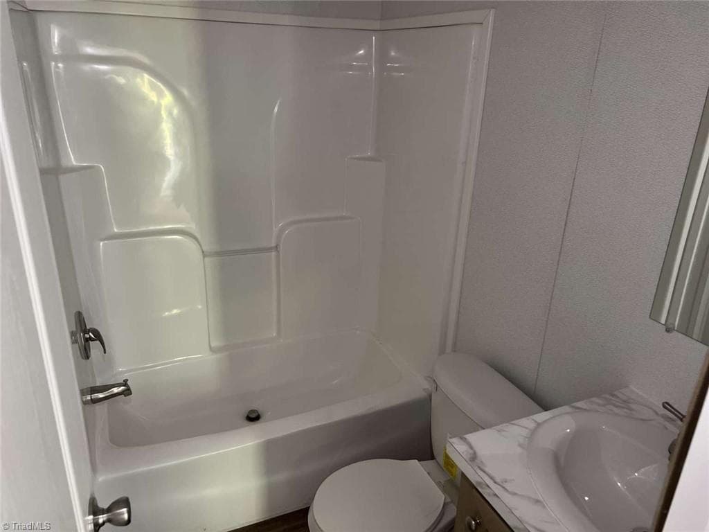 Manufactured Home at 150 Garden Road, Eden NC 27288, Eden, photo 12 of 12