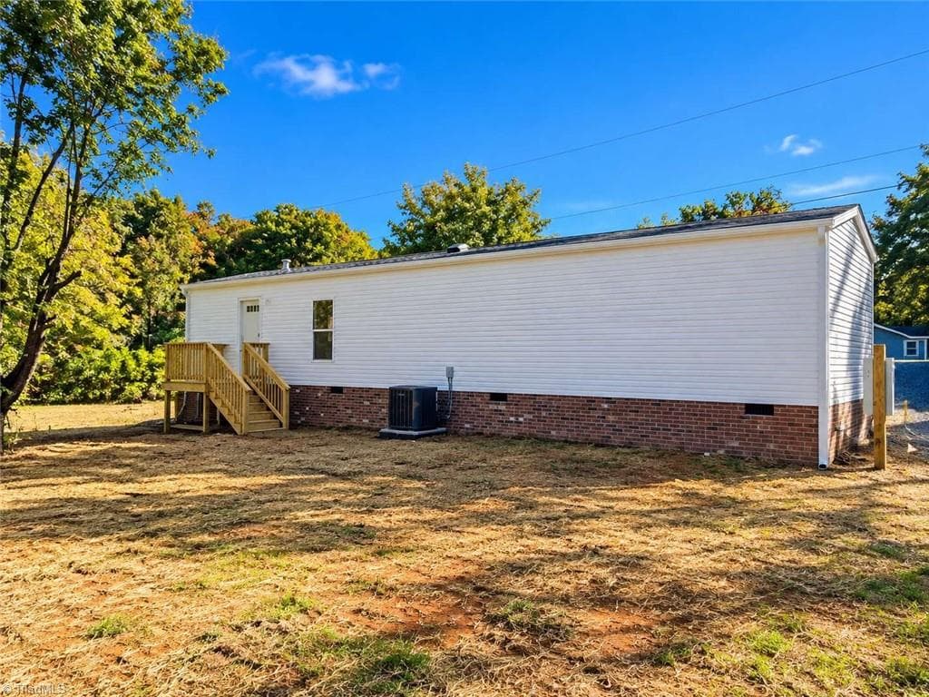 Manufactured Home at 150 Garden Road, Eden NC 27288, Eden, photo 3 of 12