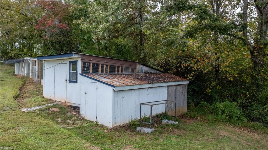 Manufactured Home at 227 Mountain Lake Drive, Boomer NC 28606, Boomer, photo 27 of 49
