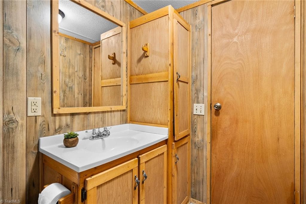Manufactured Home at 227 Mountain Lake Drive, Boomer NC 28606, Boomer, photo 19 of 49
