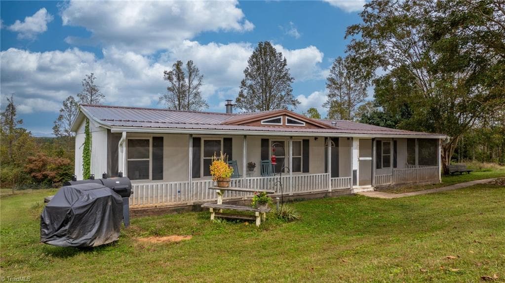 Manufactured Home at 227 Mountain Lake Drive, Boomer NC 28606, Boomer, photo 35 of 49