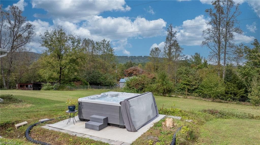 Manufactured Home at 227 Mountain Lake Drive, Boomer NC 28606, Boomer, photo 31 of 49