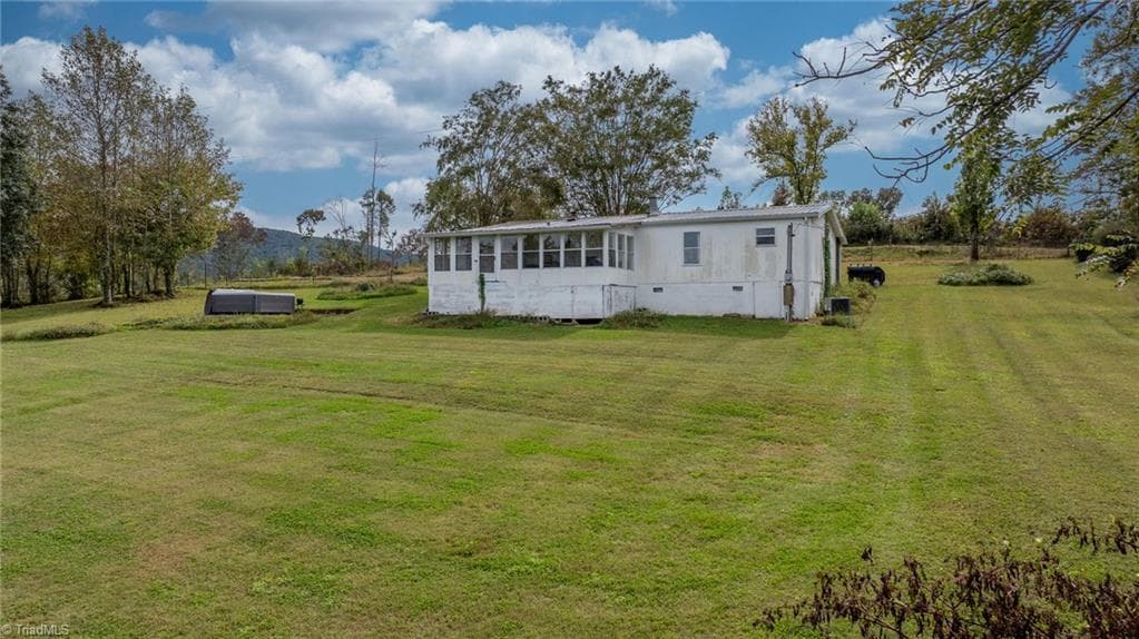 Manufactured Home at 227 Mountain Lake Drive, Boomer NC 28606, Boomer, photo 29 of 49