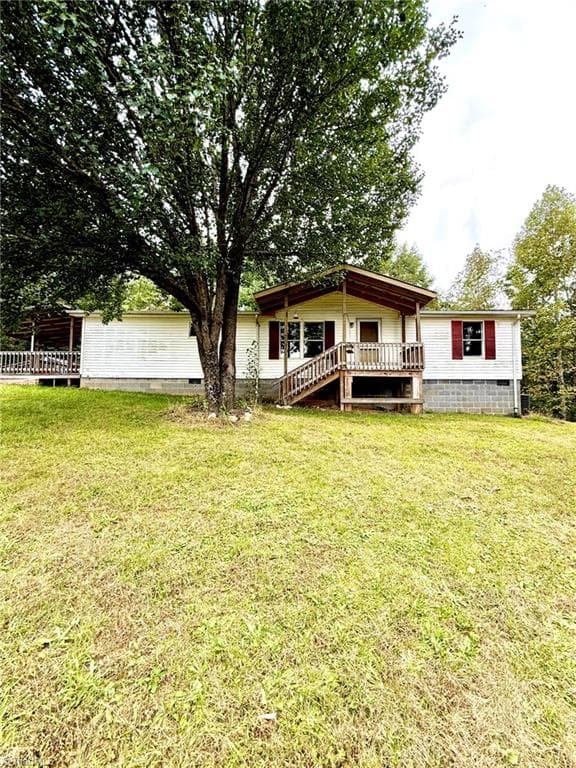 7752 W Pine Street, Lowgap NC 27024