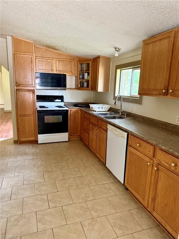 Manufactured Home at 7752 W Pine Street, Lowgap NC 27024, Lowgap, photo 5 of 32