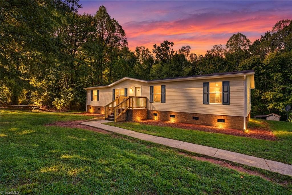 Manufactured Home at 1575 Rhodes Loop, Madison NC 27025, Madison, photo 2 of 50