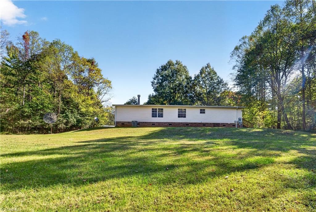 Manufactured Home at 1575 Rhodes Loop, Madison NC 27025, Madison, photo 17 of 50