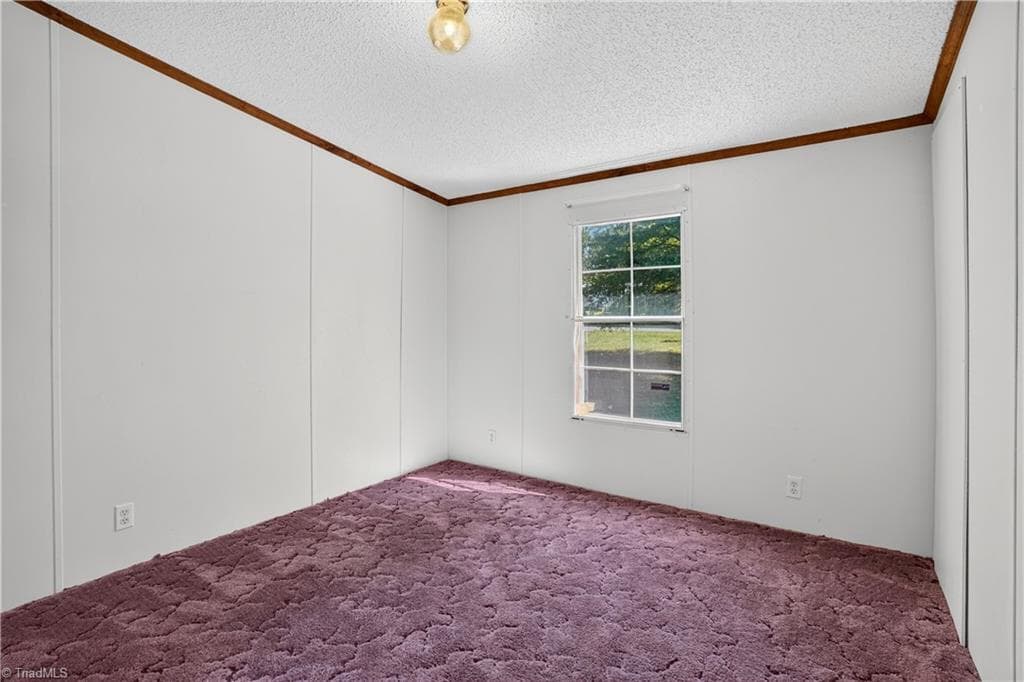 Manufactured Home at 1575 Rhodes Loop, Madison NC 27025, Madison, photo 47 of 50