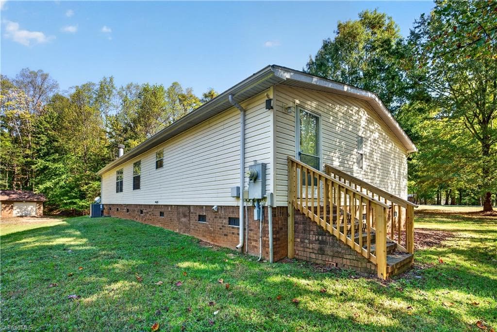 Manufactured Home at 1575 Rhodes Loop, Madison NC 27025, Madison, photo 20 of 50