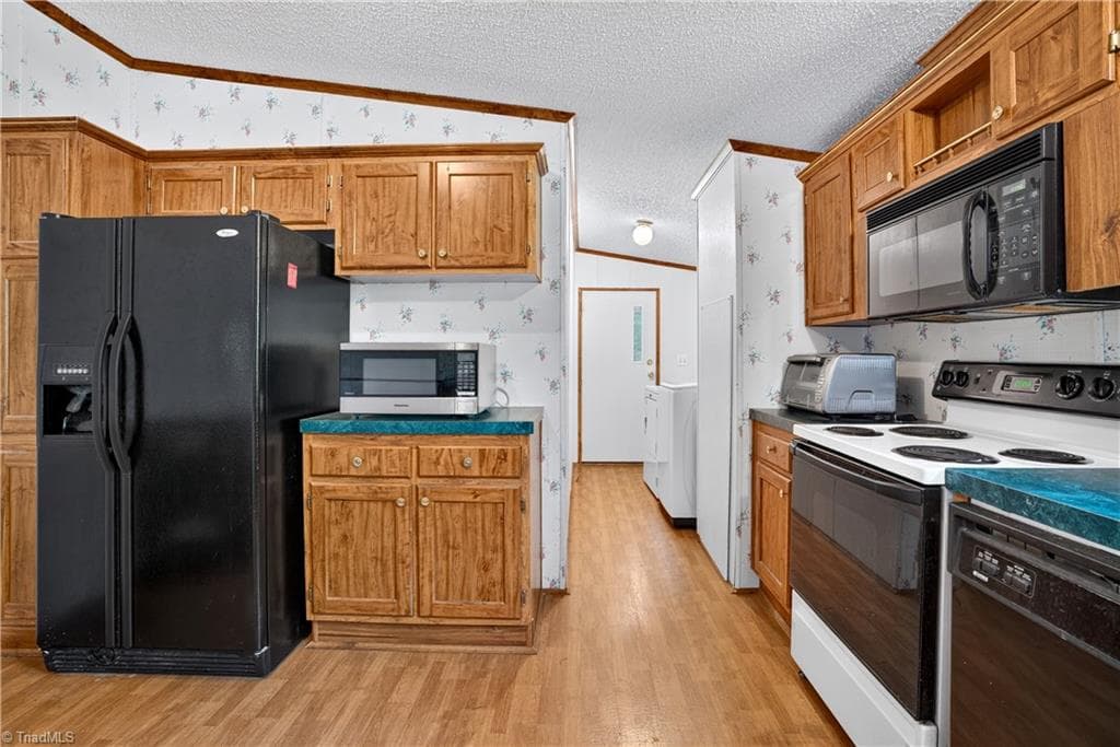 Manufactured Home at 1575 Rhodes Loop, Madison NC 27025, Madison, photo 37 of 50