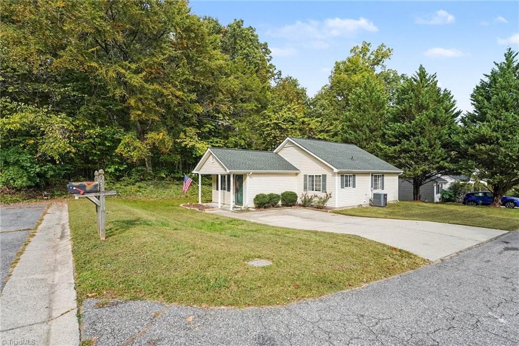 Stick/Site Built at 2525 Stratford Crossing Drive, Winston-Salem NC 27103, Winston-Salem, photo 44 of 50