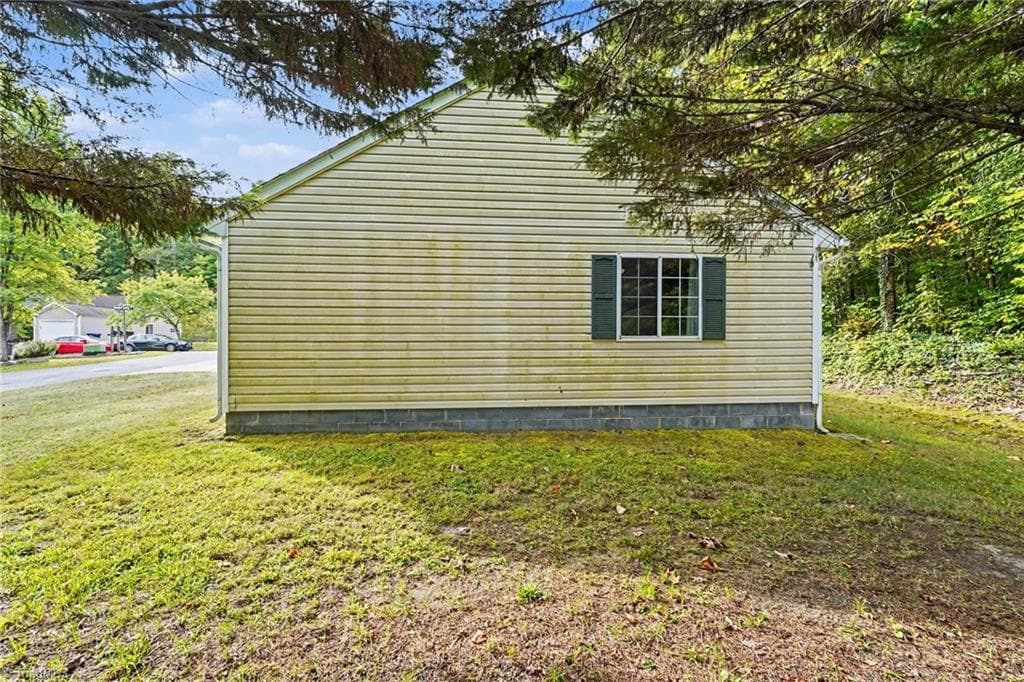 Stick/Site Built at 2525 Stratford Crossing Drive, Winston-Salem NC 27103, Winston-Salem, photo 40 of 50