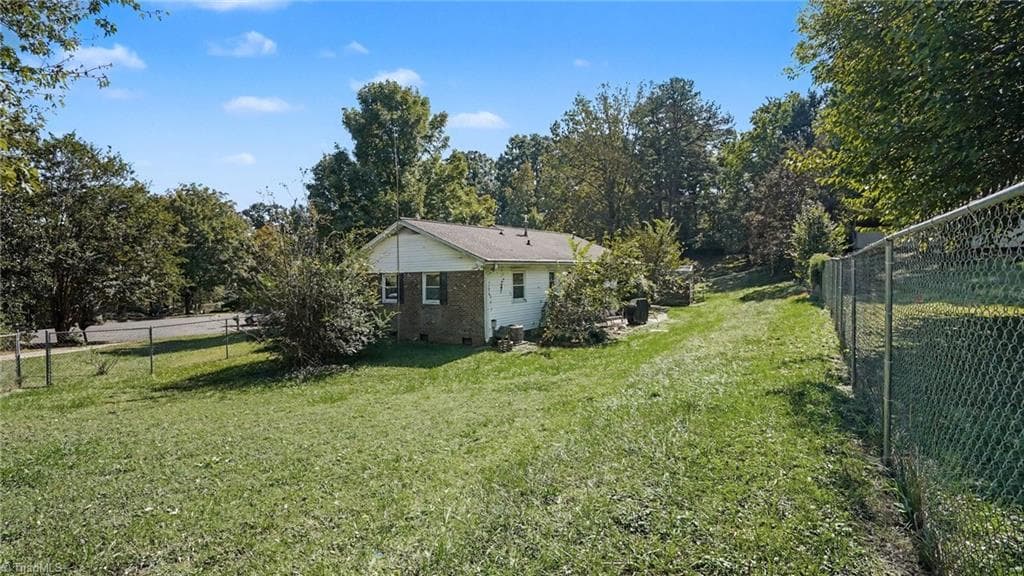 Stick/Site Built at 1240 Castlegate Court, Winston-Salem NC 27103, Winston-Salem, photo 32 of 33