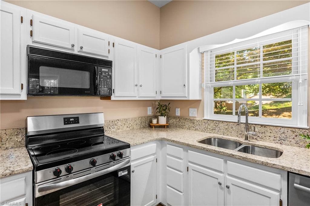 Stick/Site Built at 1013 Heatherstone Court, Winston-Salem NC 27104, Winston-Salem, photo 11 of 30