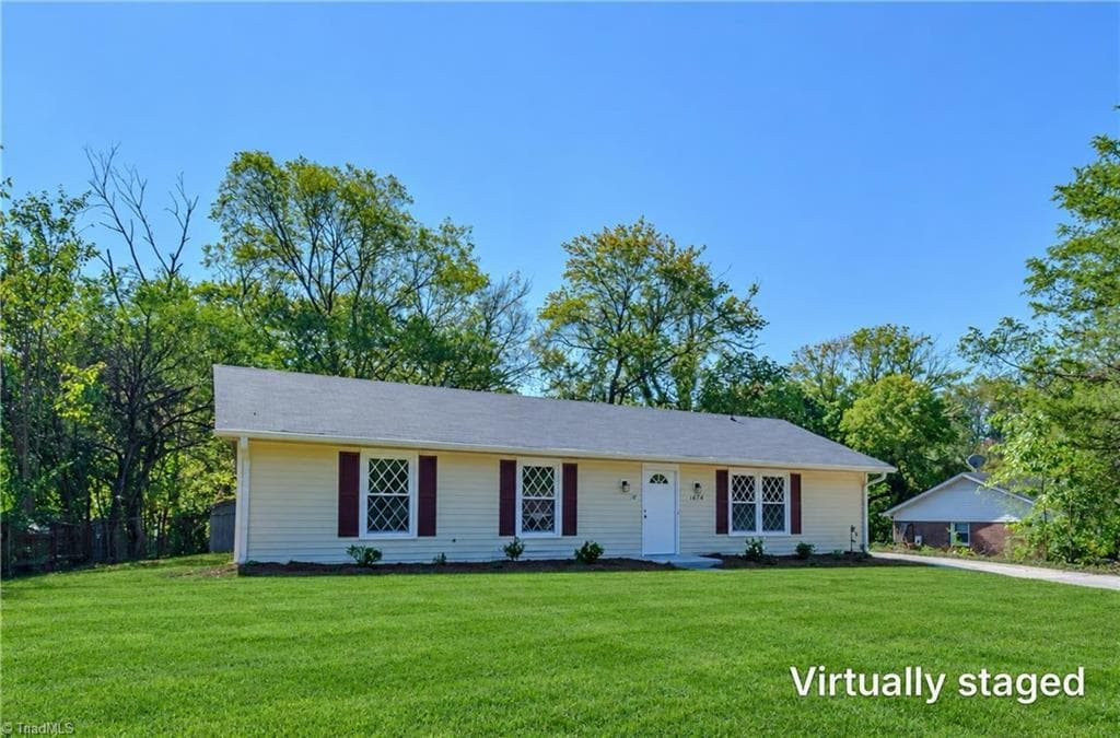 1674 Village Place, Winston-Salem NC 27127