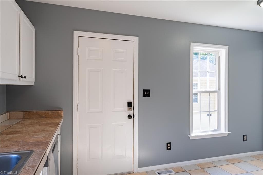 Stick/Site Built at 2822 Lomond Street, Winston-Salem NC 27127, Winston-Salem, photo 10 of 28