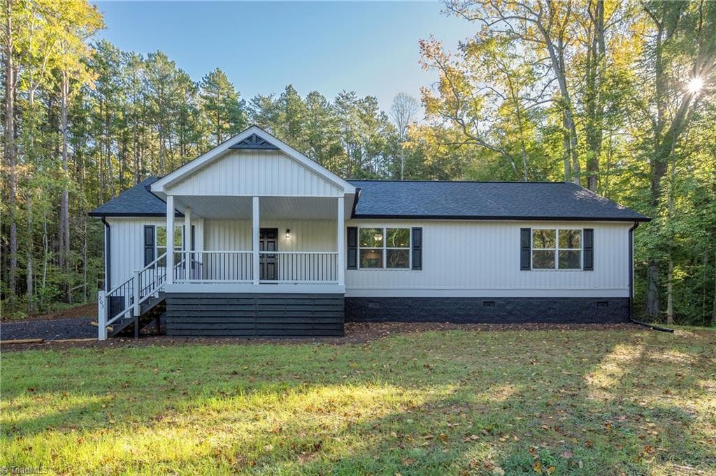 203 Grannaman Drive, Mocksville NC 27028