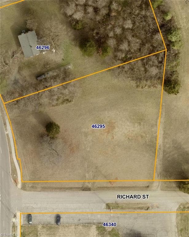 3800 Yanceyville Street, Greensboro NC 27405