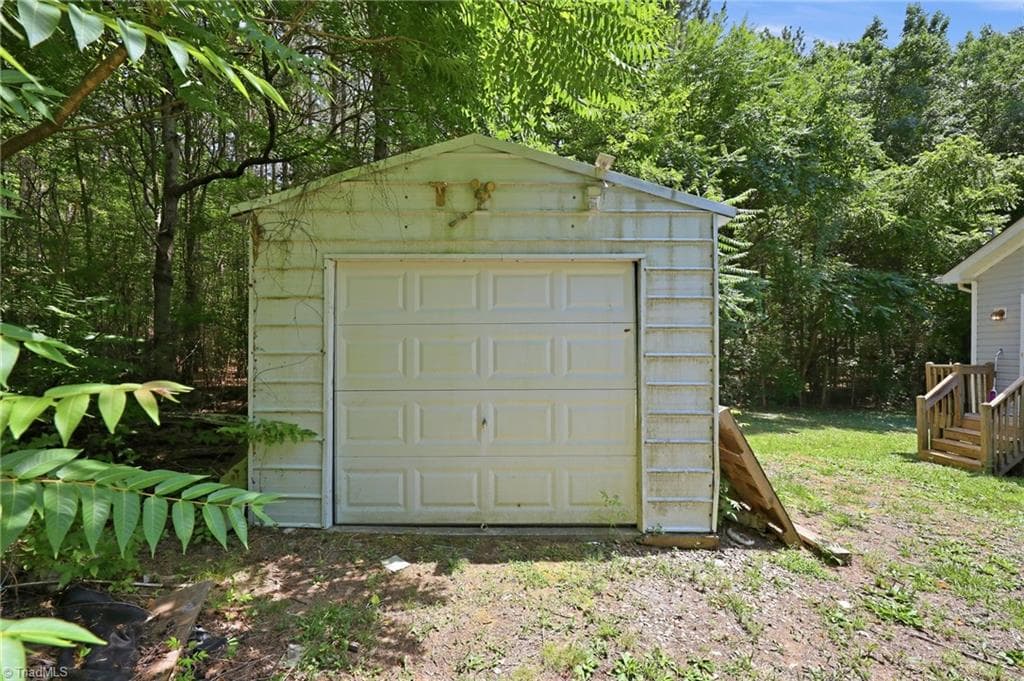 Manufactured Home at 212 Lakeview Drive, Pelham NC 27311, photo 20 of 22