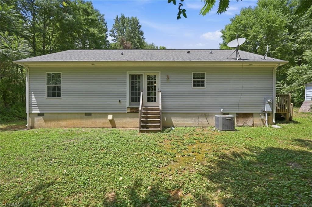 Manufactured Home at 212 Lakeview Drive, Pelham NC 27311, photo 21 of 22