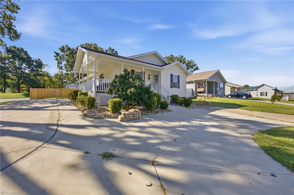 401 Cannon Street, Thomasville NC 27630