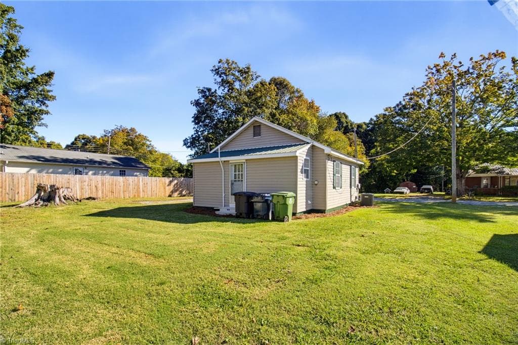 Stick/Site Built at 301 Dixie Street, Lexington NC 27292, Lexington, photo 26 of 29
