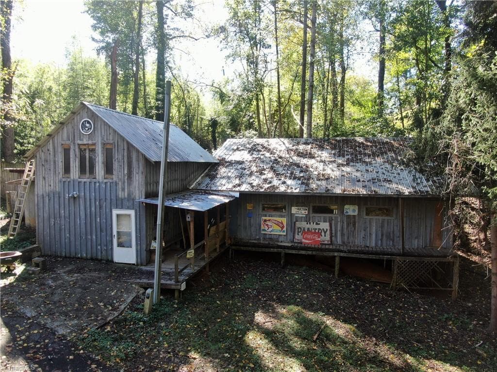 Stick/Site Built at 463 Simpson Mill Road, Mount Airy NC 27030, Mount Airy, photo 5 of 39