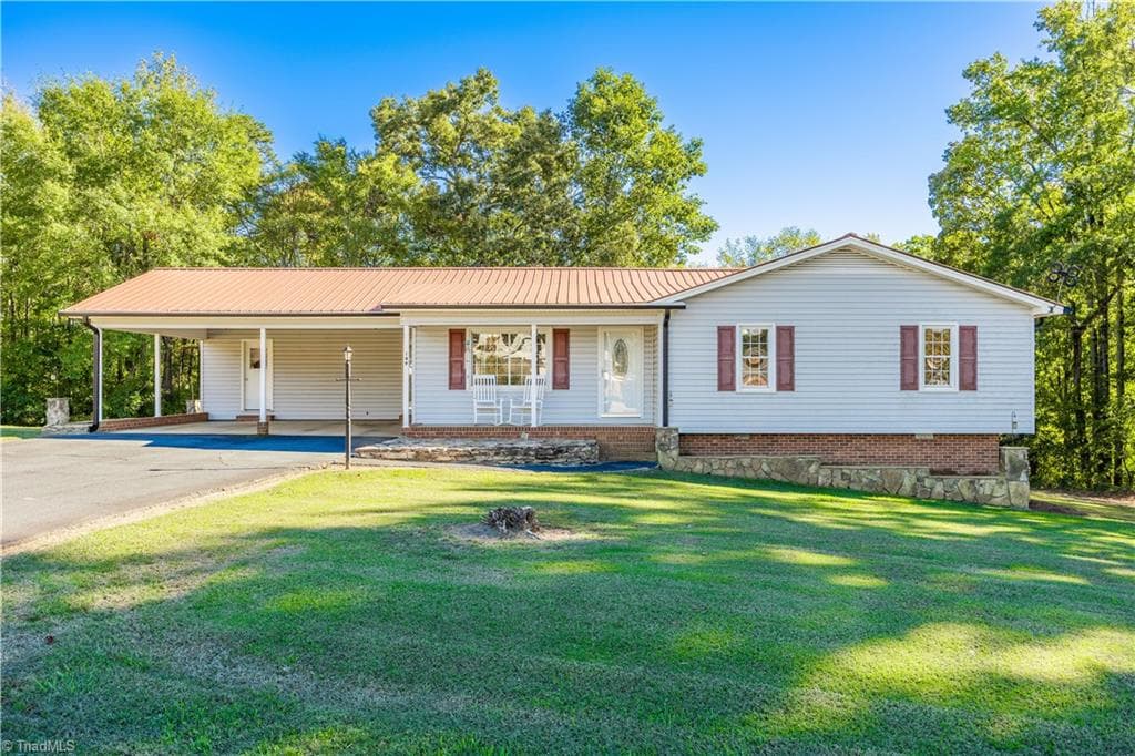 Stick/Site Built at 149 Seeley Drive, Denton NC 27239, photo 3 of 43