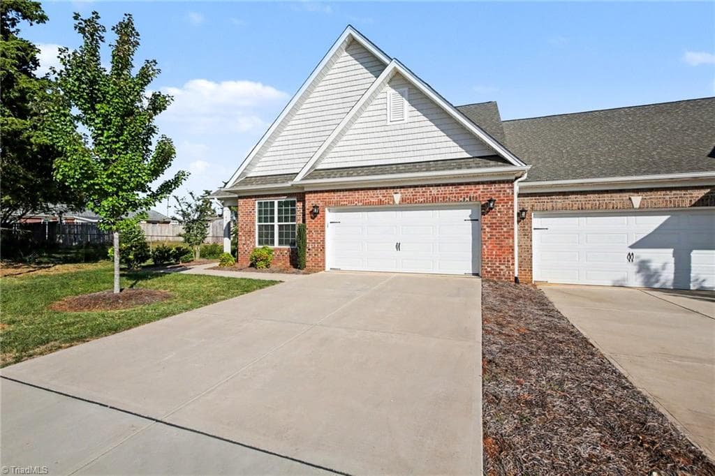 Stick/Site Built at 401 Mountain Grove Lane, Kernersville NC 27284, photo 4 of 41