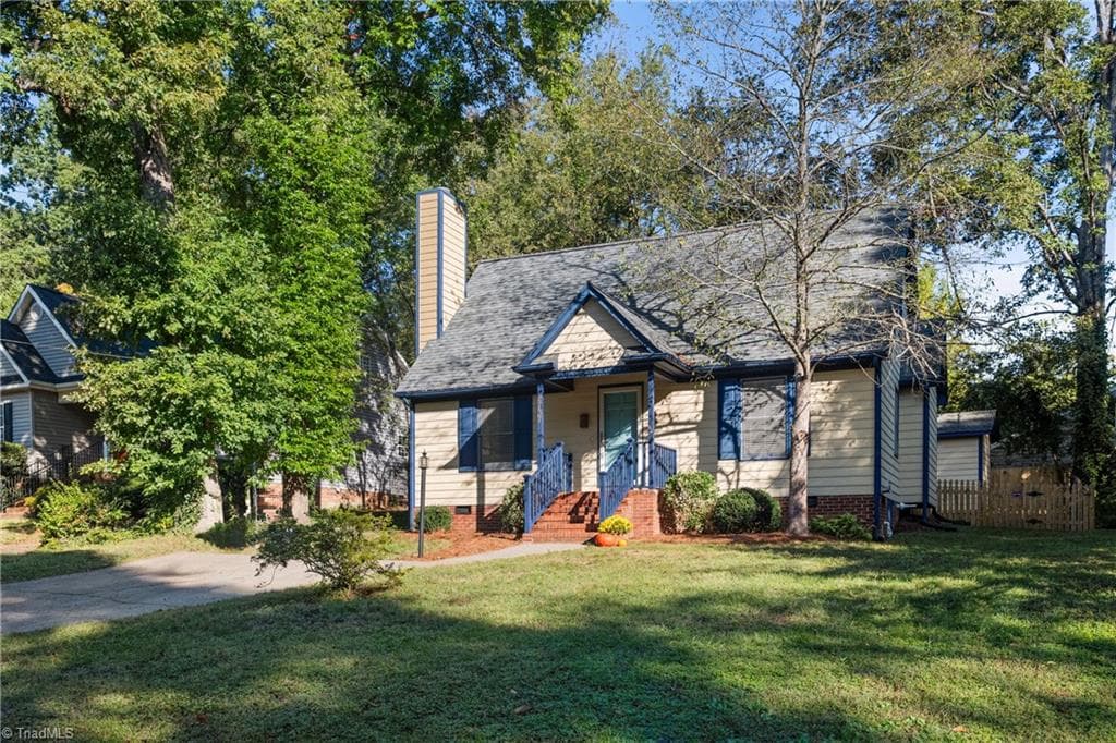 Stick/Site Built at 2737 Lyndhurst Avenue, Winston-Salem NC 27103, Winston-Salem, photo 2 of 36