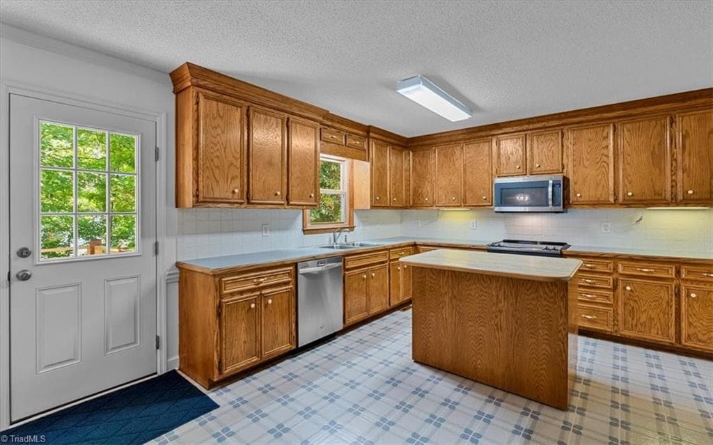 Stick/Site Built at 6125 Tennyson Drive, Kernersville NC 27284, Kernersville, photo 11 of 50