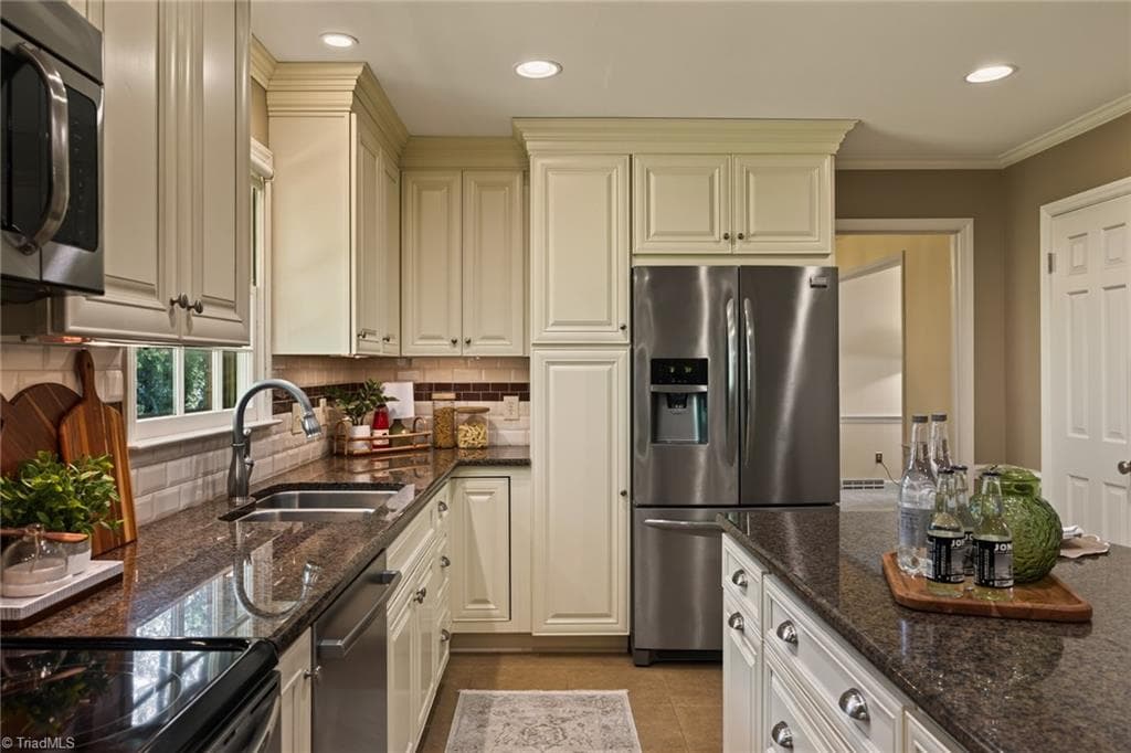 Stick/Site Built at 805 Chartwell Circle, Winston-Salem NC 27106, Winston-Salem, photo 12 of 43
